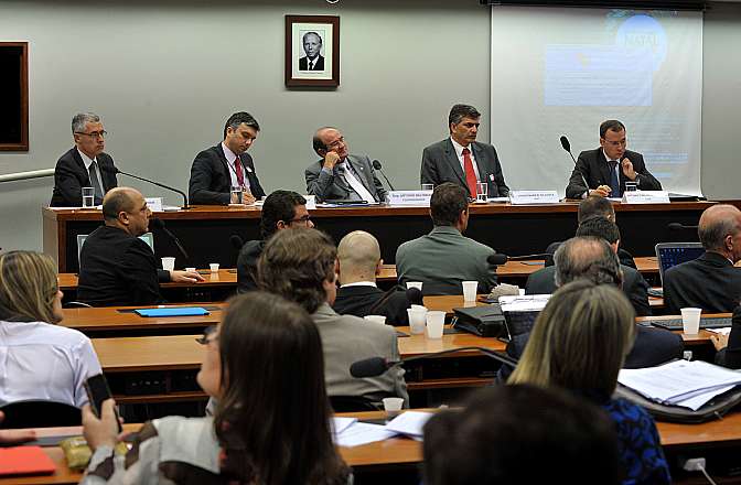 Aprovado na Câmara relatório sobre as ZPEs