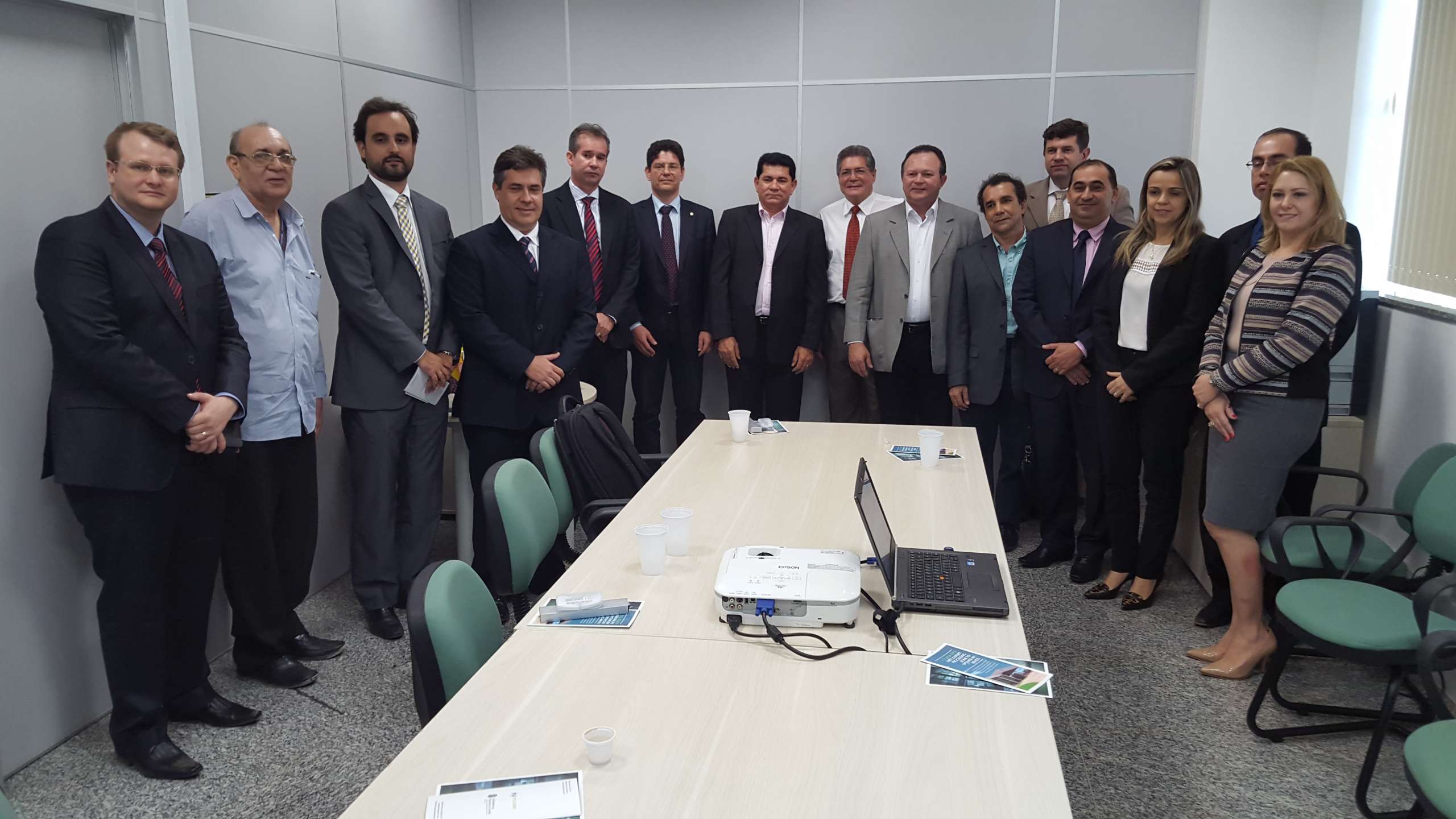 Representantes da Receita Federal e do Governo do Maranhão visitam ZPE CEARÁ