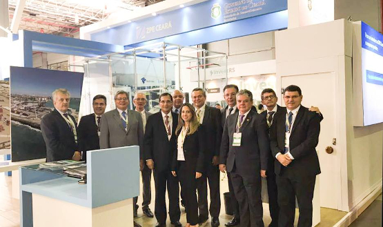 Presidente da FIEC visita stand da ZPE Ceará na FIERGS